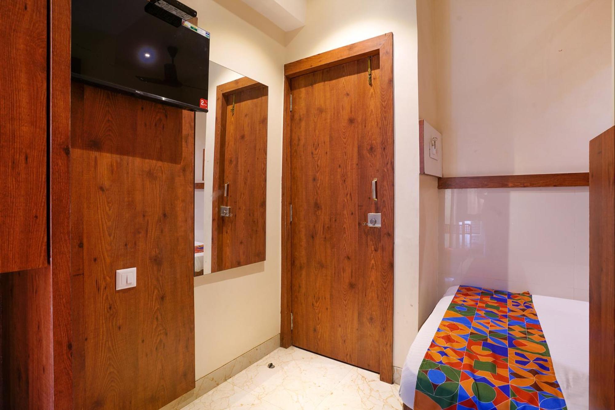 Fabexpress Super 7 Inn - Nr Rabale Station Navi Mumbai Luaran gambar