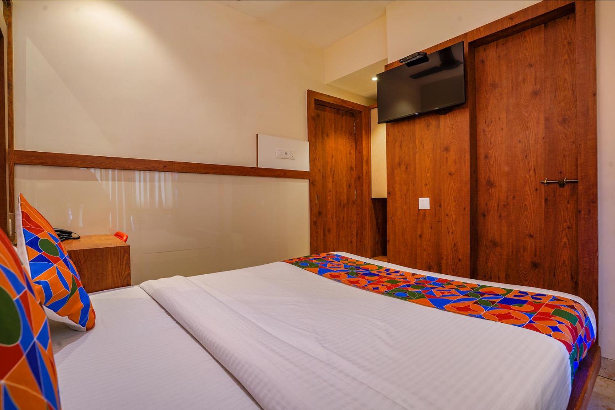 Fabexpress Super 7 Inn - Nr Rabale Station Navi Mumbai Luaran gambar