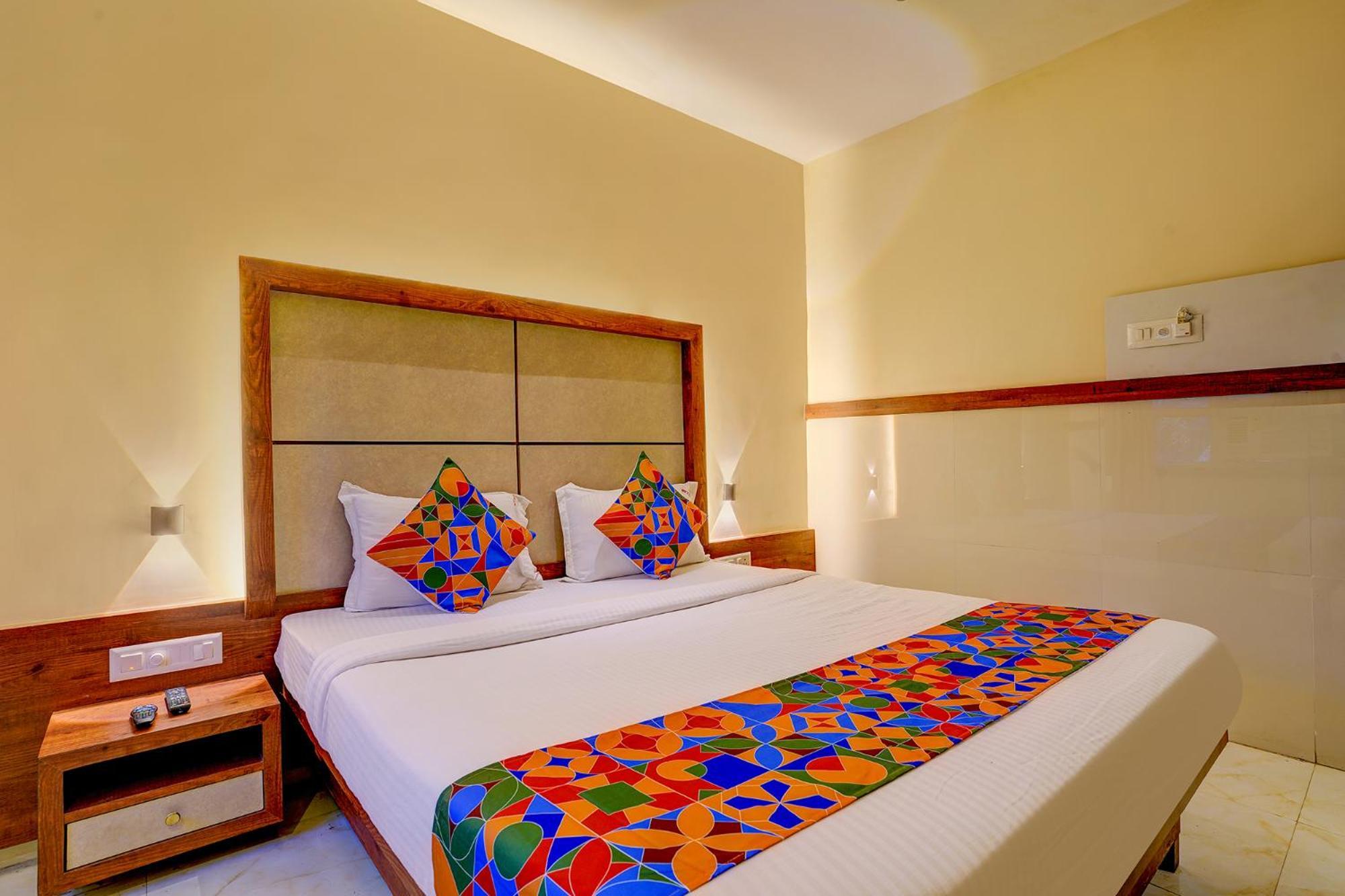 Fabexpress Super 7 Inn - Nr Rabale Station Navi Mumbai Luaran gambar